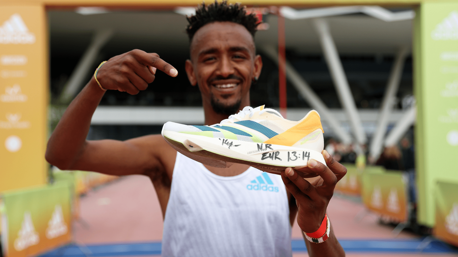 Yemaneberhan Crippa bate el record nacional en: “adizero: Road to Records 2022” usando los adizero Takumi Sen 8